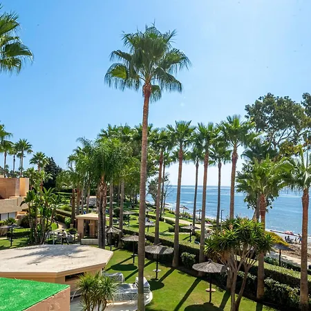 Beautiful Beachfront Apartman *